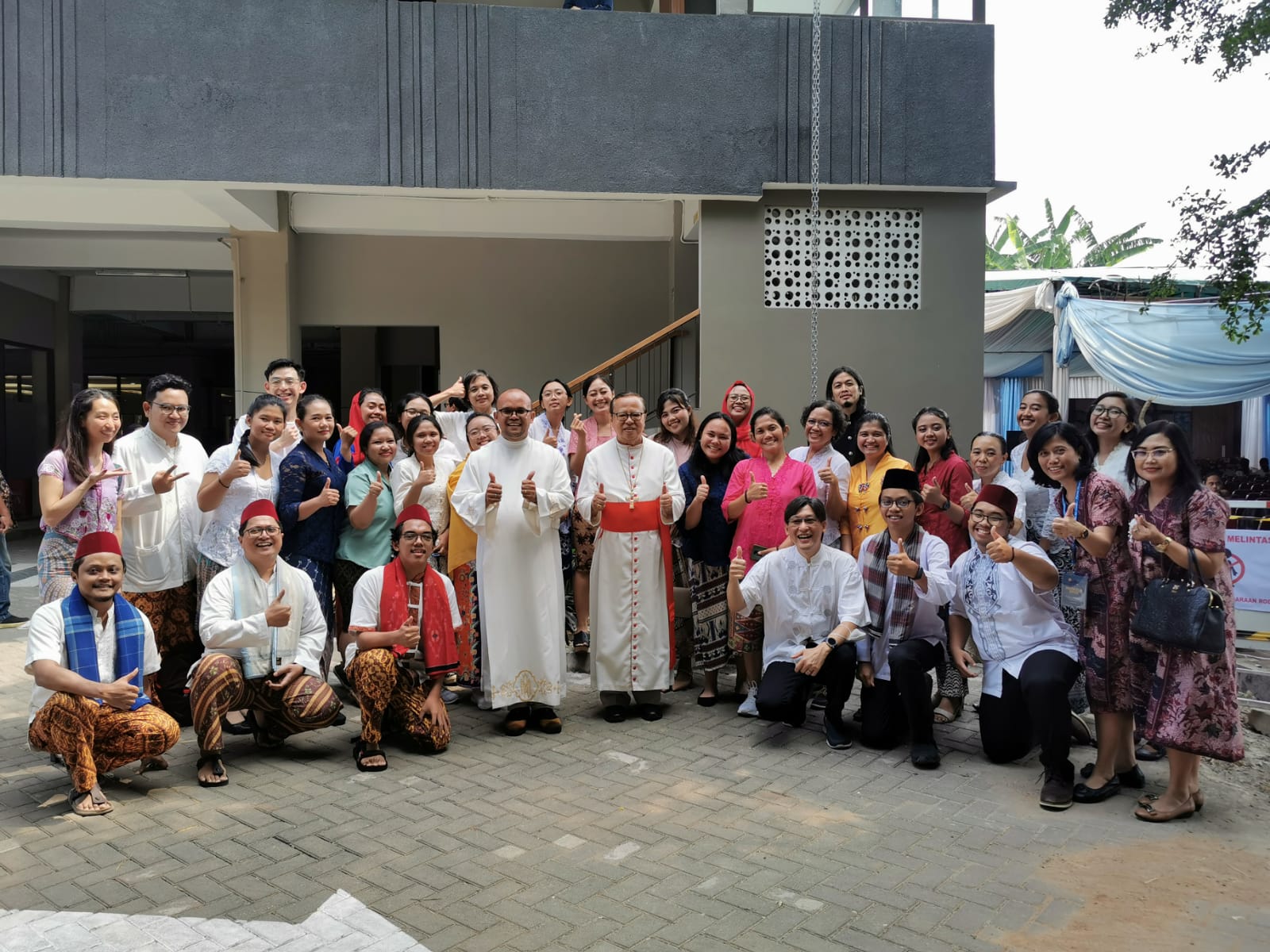 KOOR==dan bp uskup---PAKAI